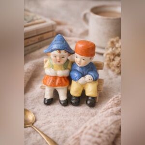 Vintage Ceramic Boy Girl Salt & Pepper Shakers Bench Set Japan 5082